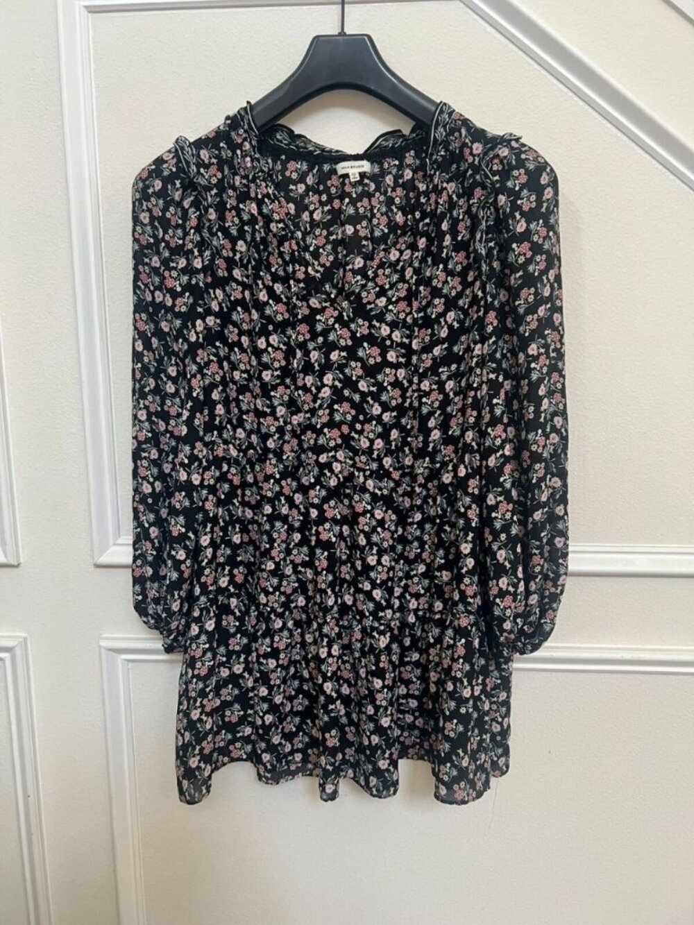 Max Studio Black V Neck Balloon Sleeve Floral Bohemian Casual Mini Dress - Picture 2 of 11